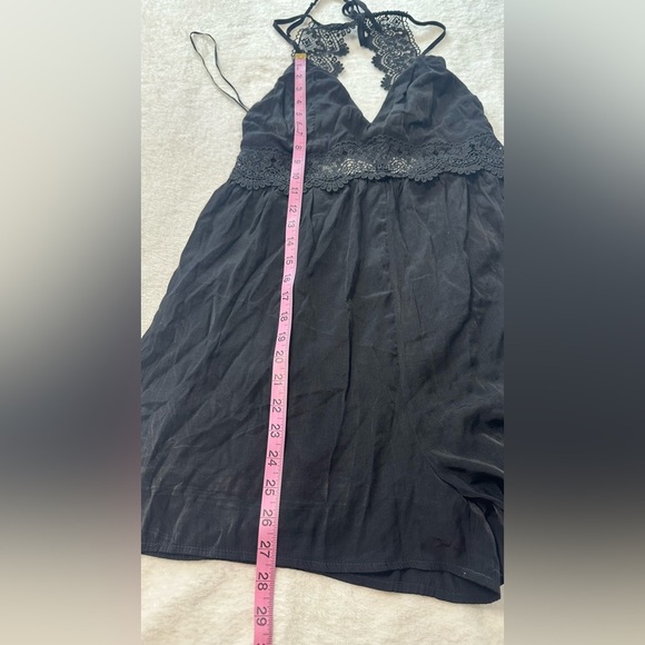 Love Tree Black Sleeveless Romper V-Neck - Picture 6 of 12